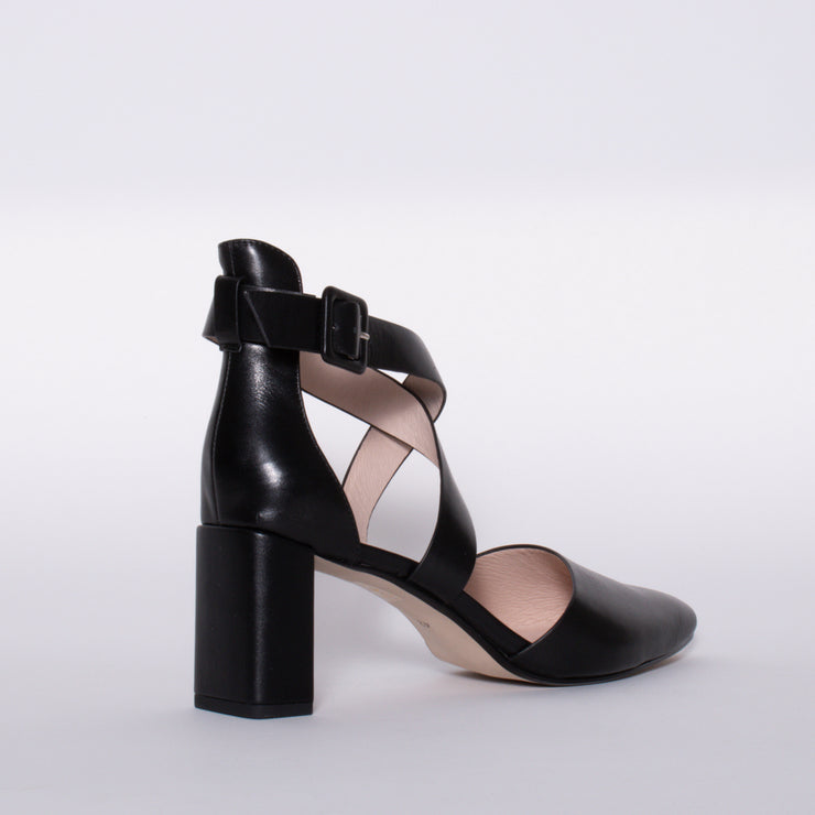 Tamara London Brat Black Shoe back. Size 44 womens shoes