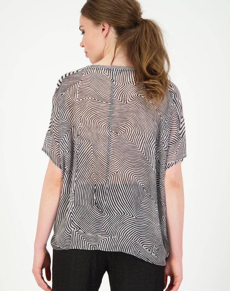 Back of model wearing Panel Breezy Top Chromatic Print for tall women. Clothes for tall women