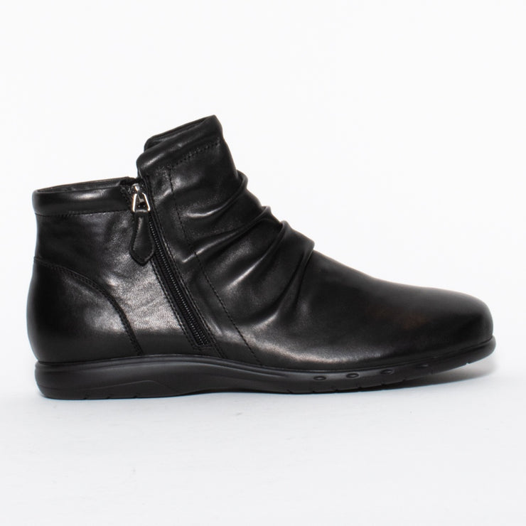 Darion Black side. Size 10 women’s boots