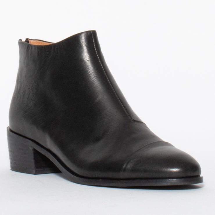 Bresley Druid Black Red Zip Ankle Boot front. Size 44 women’s boots
