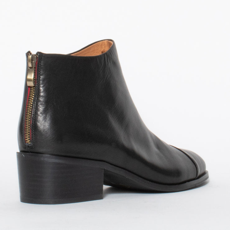 Bresley Druid Black Red Zip Ankle Boot back. Size 43 women’s boots