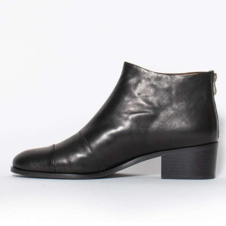 Bresley Druid Black Red Zip Ankle Boot inside. Size 45 women’s boots