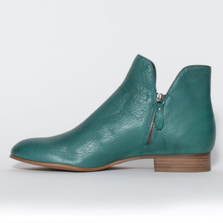 Django and Juliette Faye Dark Emerald Ankle Boot inside. Size 44 women’s boots