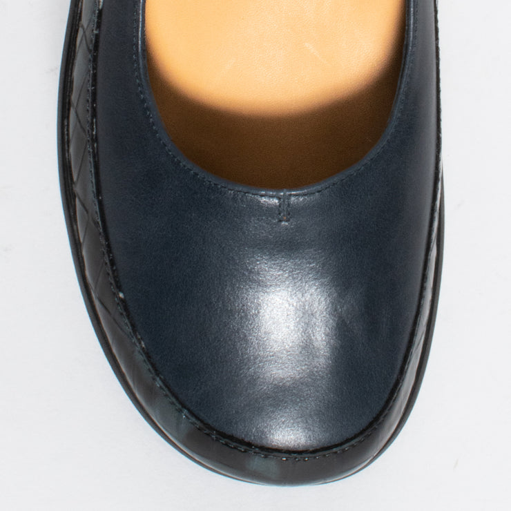 Ziera Gloria Navy shoes toe. Womens size 42 shoes