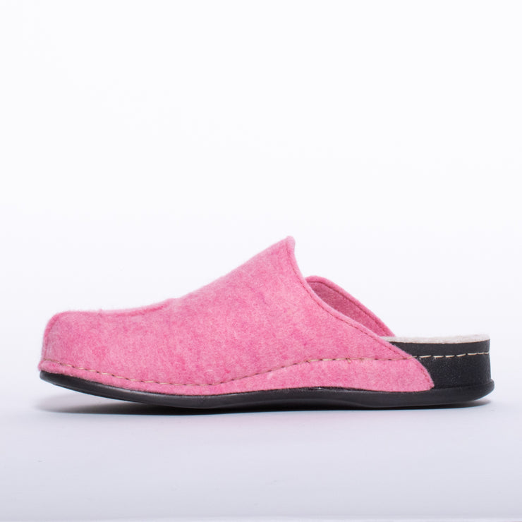Dr Feet Harriet Pink Slipper inside. Size 45 womens shoes
