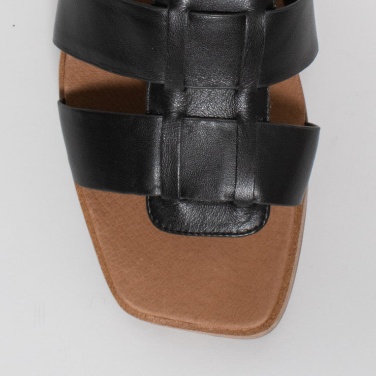 Hush Puppies Honey Black Sandal toe. Size 11 womens shoes