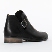 Django and Juliette Italy Black Ankle Boot back. Size 44 women’s boots