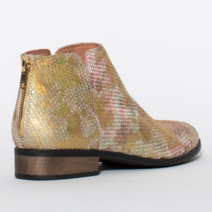 Django and Juliette Iyad Gold Shimmer Ankle Boot back. Size 43 women’s boots
