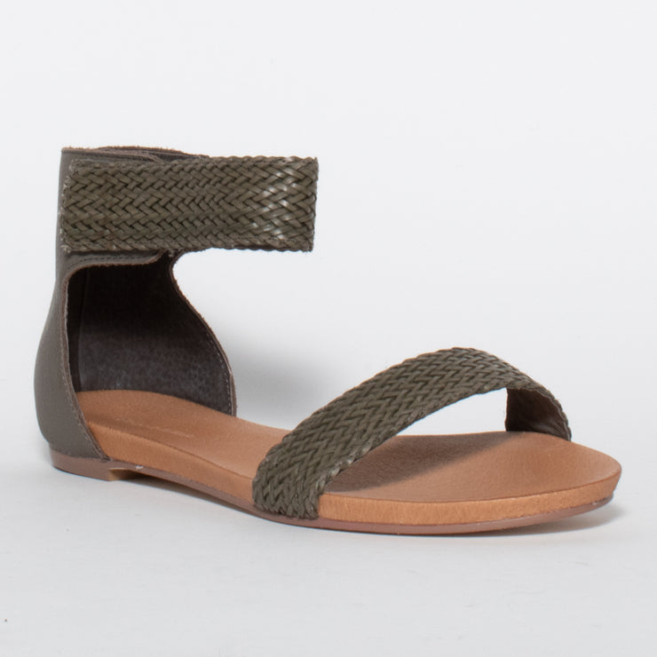 Django and Juliette Jellan Dk Khaki Sandal front. Size 43 womens shoes
