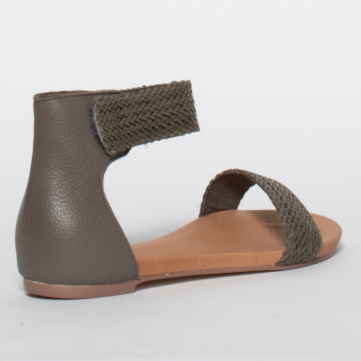 Django and Juliette Jellan Dk Khaki Sandal back. Size 44 womens shoes