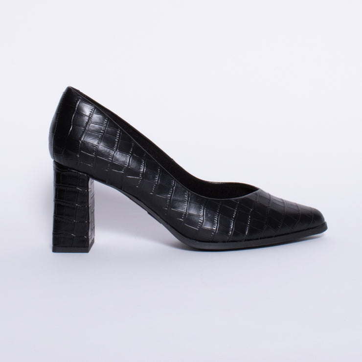 Hush Puppies Joni Black Croc Shoe side. Size 10 womens shoes