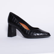 Hush Puppies Joni Black Croc Shoe front. Size 11 womens shoes