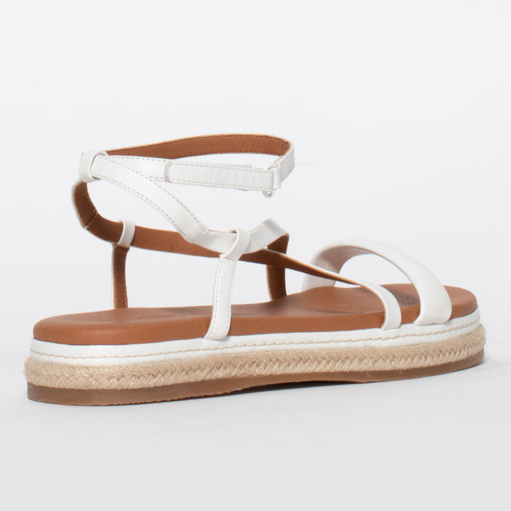 Hush Puppies Kasos White Sandal inside. Size 12 womens shoes