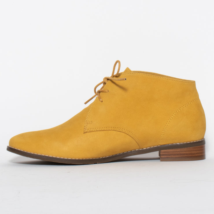 CBD Logger Yellow Ankle Boot inside. Size 43 women’s boots