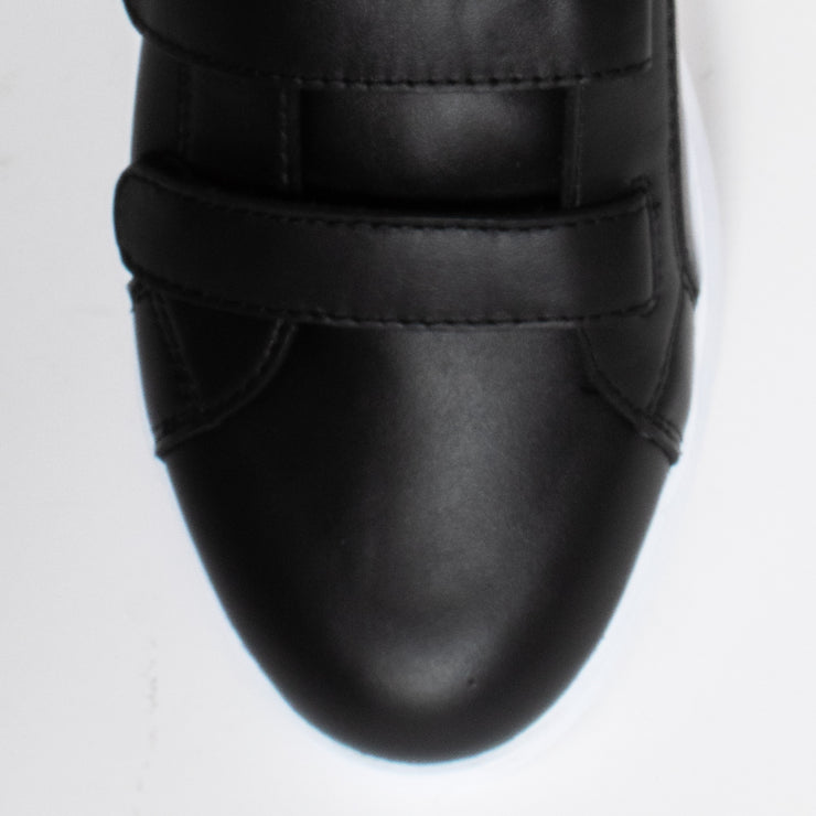 Hush Puppies Madison Black Croc Print sneakers toe. Size 11 women’s shoes
