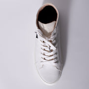Frankie4 Mila White Tumbled Sneaker top. Size 10 womens shoes