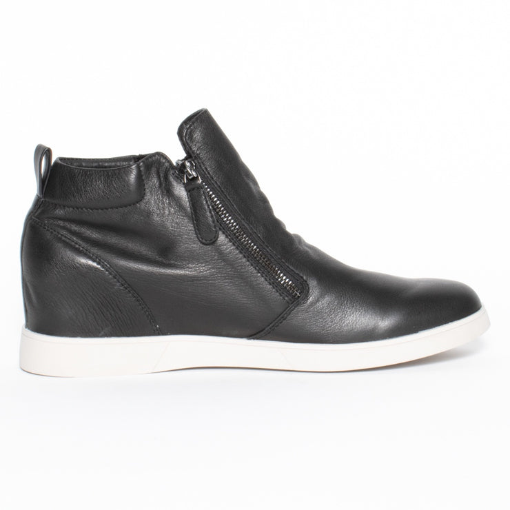 Milford Black side. Size 10 women's boots