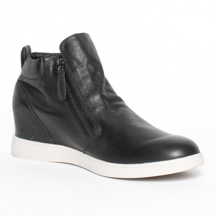 Milford Black front. Size 11 women's boots 