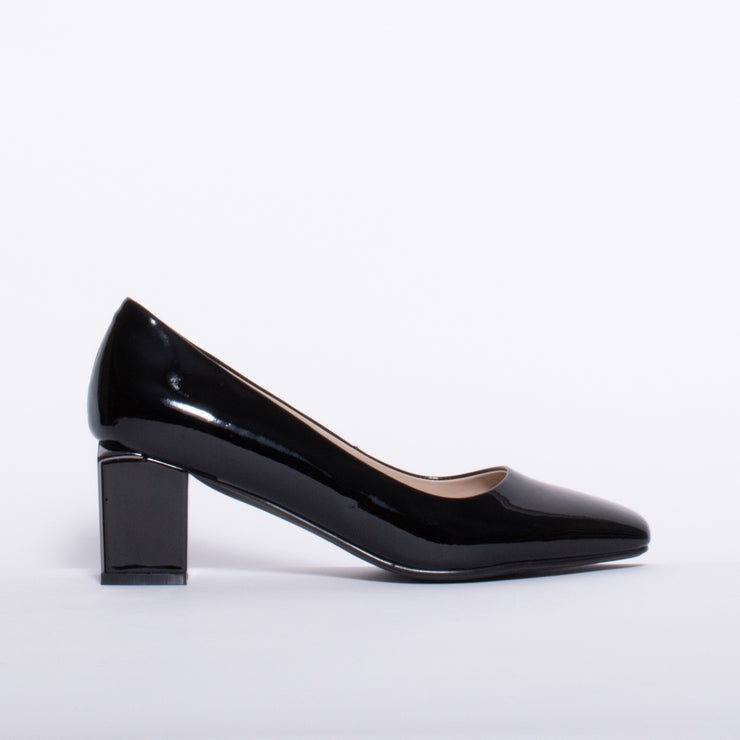 KatieNMe New Castle Black Patent Shoe side. Size 42 womens shoes