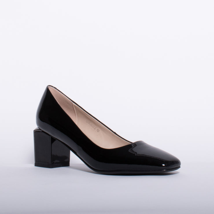 KatieNMe New Castle Black Patent Shoe front. Size 43 womens shoes