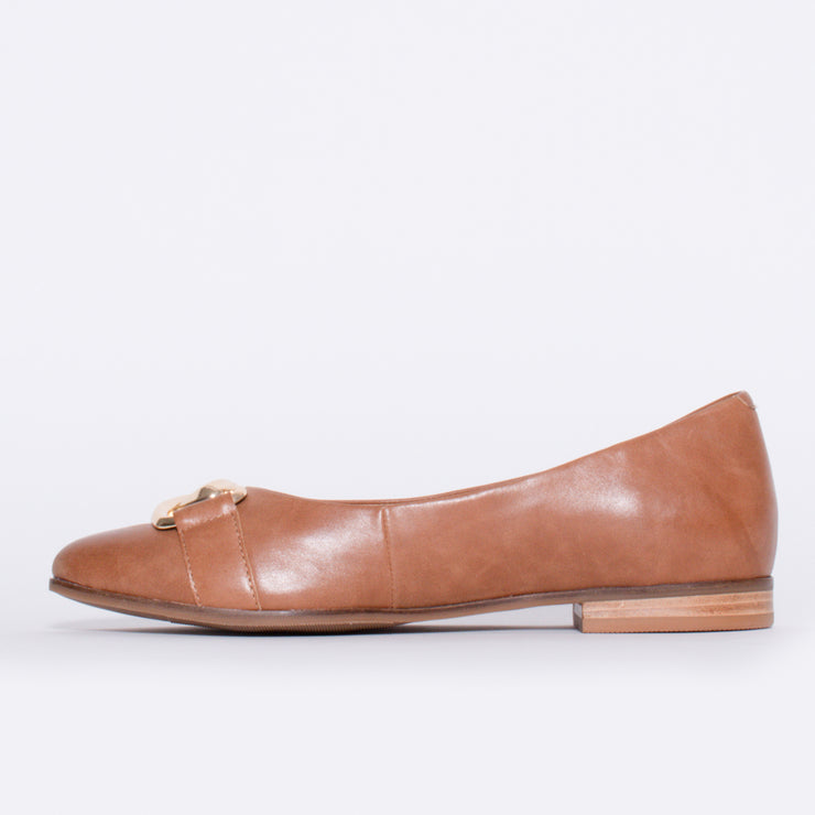 Ziera Ossa Tan Leather Shoe inside. Size 42 womens shoes