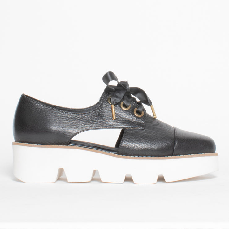 Bresley Pine Black Shoe side. Size 42 womens shoes