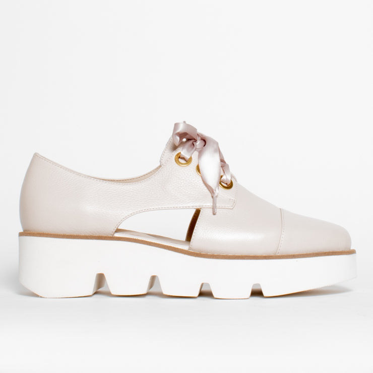 Bresley Pine Bone Shoe side. Size 42 womens shoes