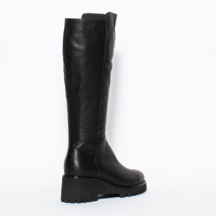 Potion Black back. Size 12 women’s boots