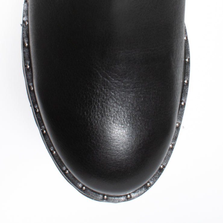 Potion Black top. Size 12 women’s boots
