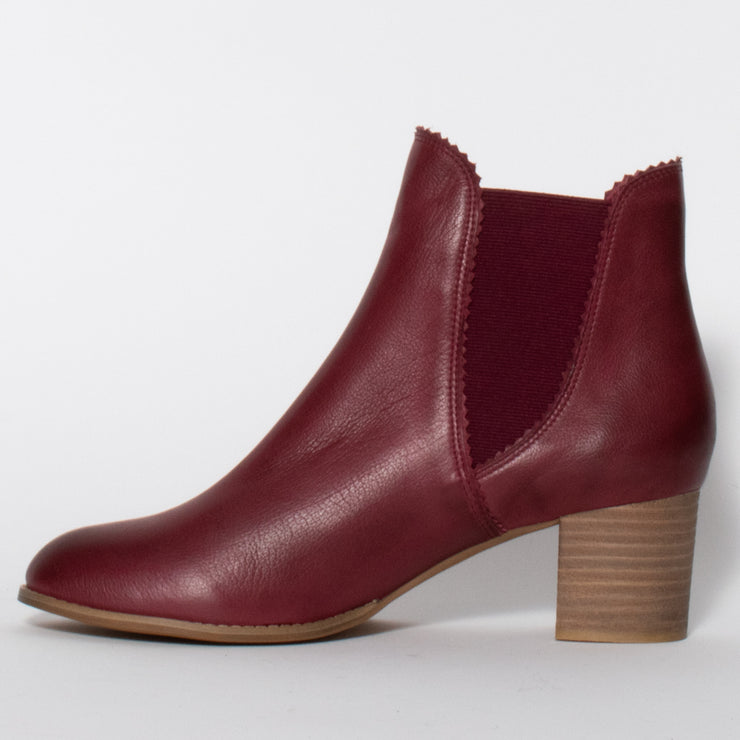 Django and Juliette Sadore Pinot Ankle Boots inside. Size 45 women’s boots