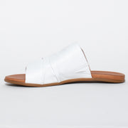 Rilassare Tacker White Sandal inside. Size 45 womens shoes