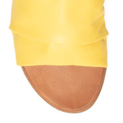 Rilassare Tacker Yellow Sandal toe. Size 43 womens shoes
