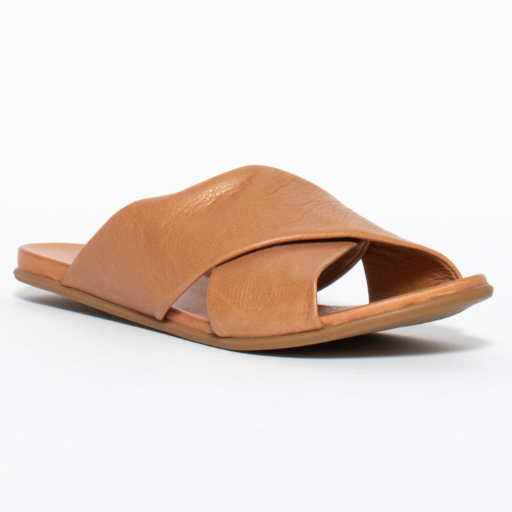 Rilassare Tackle Cognac Sandal front. Size 43 womens shoes