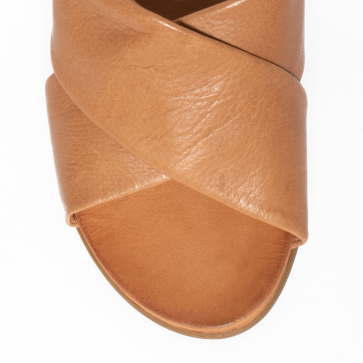 Rilassare Tackle Cognac Sandal toe. Size 43 womens shoes