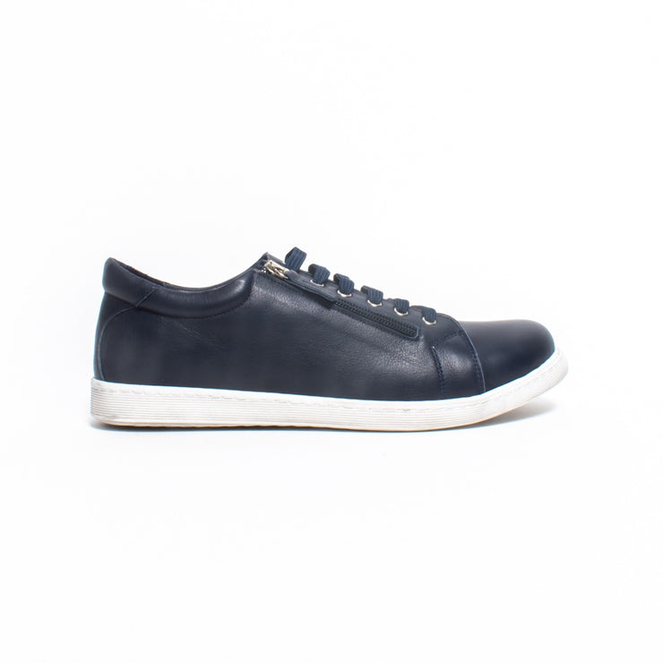 Rilassare Tommie Navy Sneakers side. Size 42 womens shoes