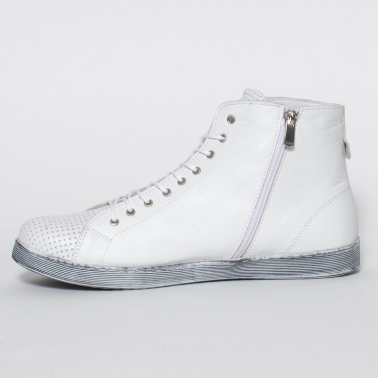 Rilassare Trinity White Ankle Boot inside. Size 43 womens boots