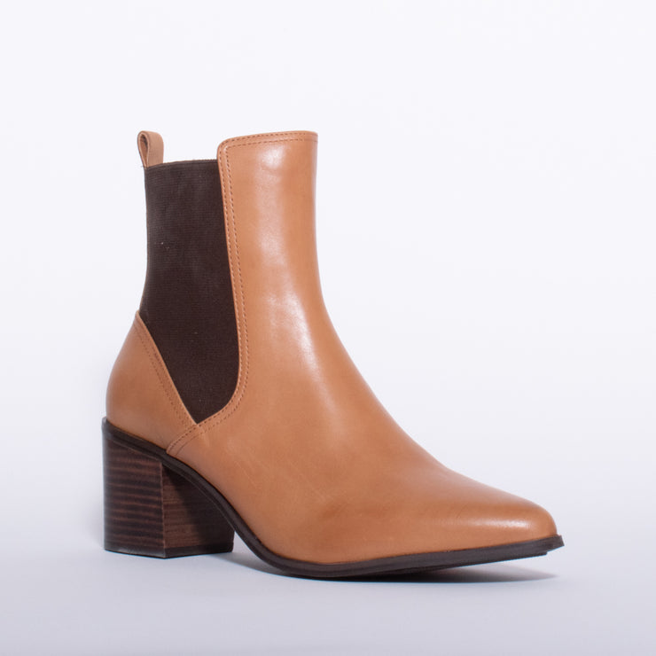 Hush Puppies Vala Tan Ankle Boot front. Size 11 womens shoes
