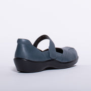 Pure Comfort Wanted Navy Shoe back. Size 43 womens shoes 