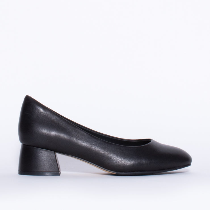 Ziera Zamira Black Shoe side. Size 42 womens shoes