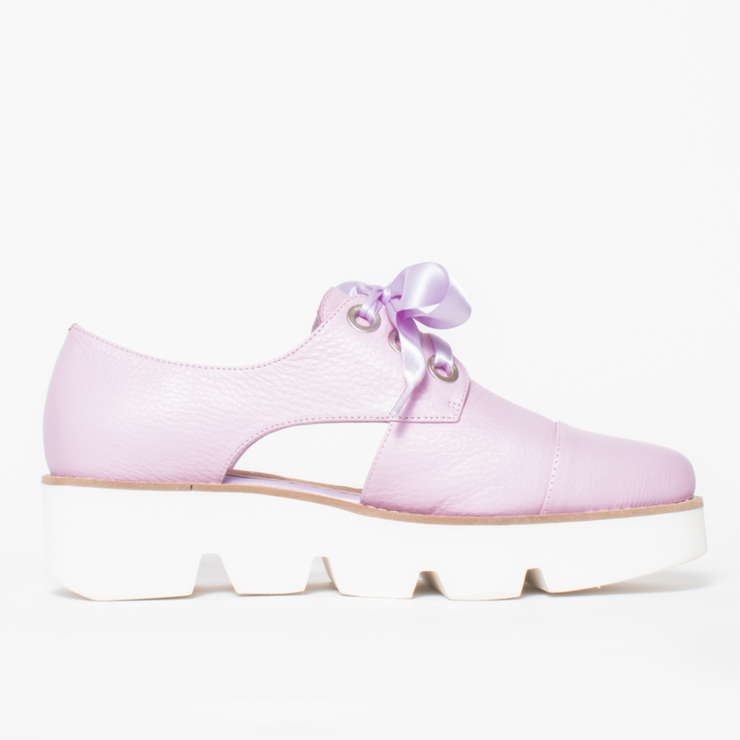 Bresley Pine Orchid Shoe side. Size 42 womens shoes